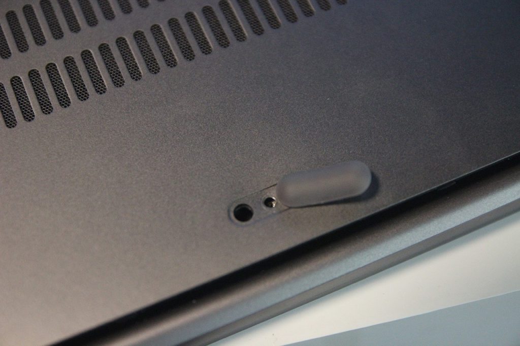 Xiaomi Mi Notebook Pro hidden screw