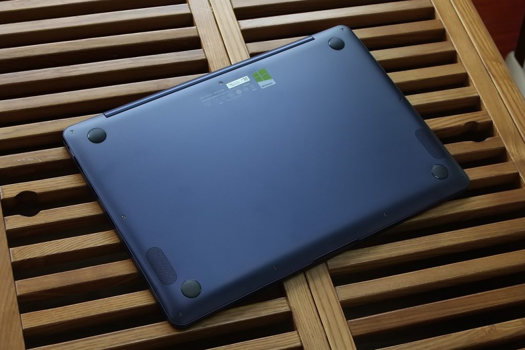 ASUS ZenBook UX430UQ back cover