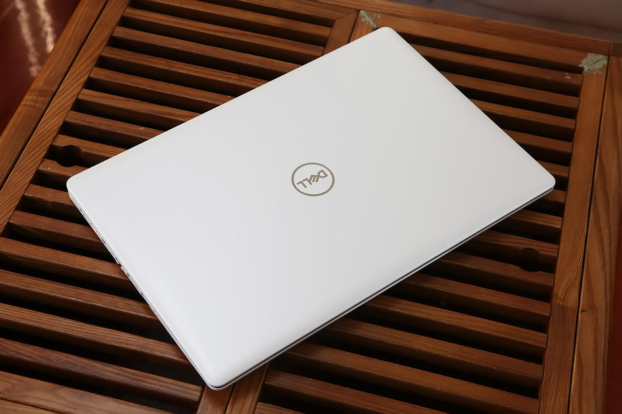 Dell Inspiron 15 5570 Review 