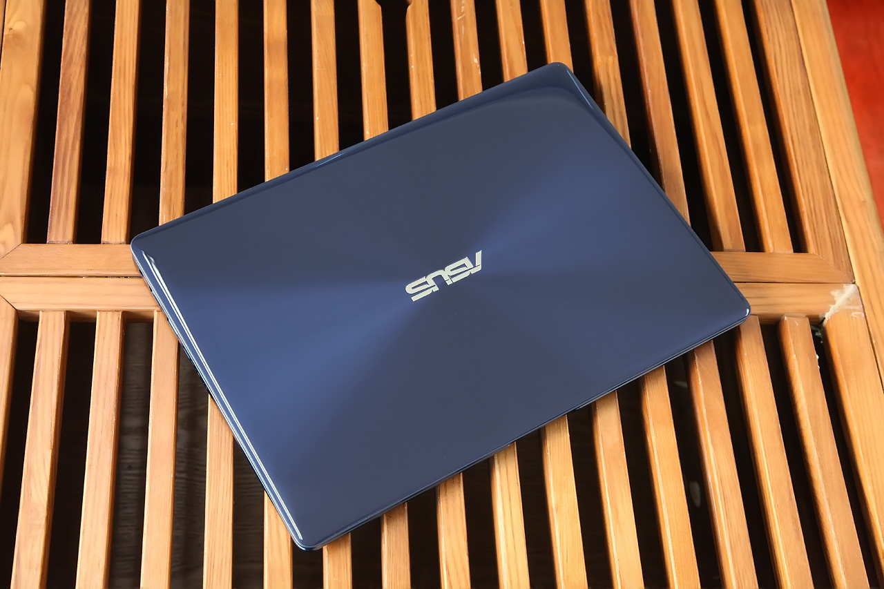 Asus Zenbook 13 UX331UN Review, Disassembly and SSD, RAM upgrade 