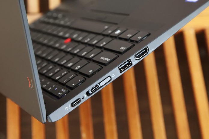 Lenovo ThinkPad X1 Carbon 2018 left ports