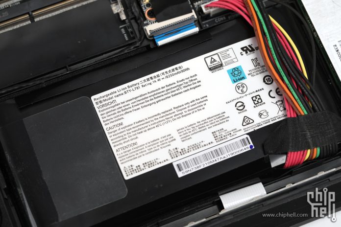 MSI GT76 Titan Disassembly and SSD, HDD, RAM upgrade options